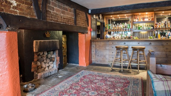 If you want a day trip out of London then opt for The Old Queens Head in Penn. Sitting in a quaint village opposite a (very) picturesque church, it se...