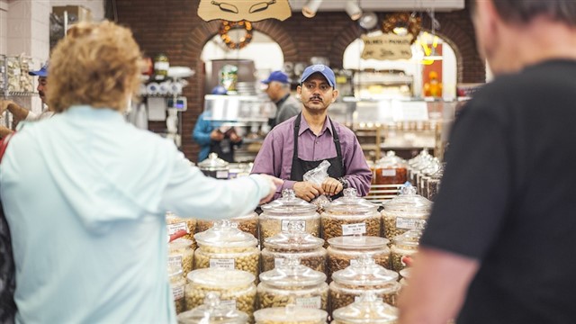 Established 1898 in Manhattan, Sahadi’s has been operating out of their Brooklyn Heights location since 1948. Originating from Lebanon, this res...