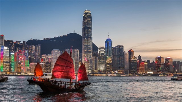 Hong Kong INDEX: 111<br /><br />CHANGE: -2