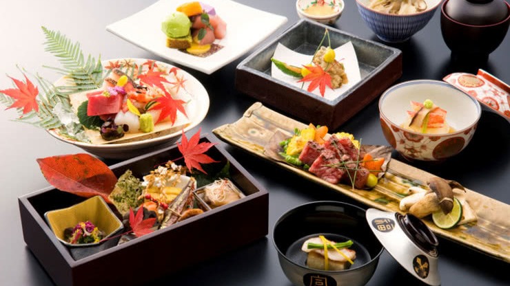 Kaiseki Kaiseki (æ‡çŸ³) or kaiseki-ryÅri (æ‡çŸ³æ–™ç†) is a traditional multi-course Japanese dinner. The term also refers to the ...
