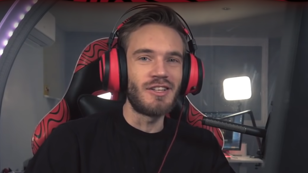 net worth of $40 million.<br /><br />Felix Arvid Ulf Kjellberg (/???lb??r?/ SHEL-burg, Swedish: [?f??l?ks ??r?v?d ?lf ????l?b&aeli...